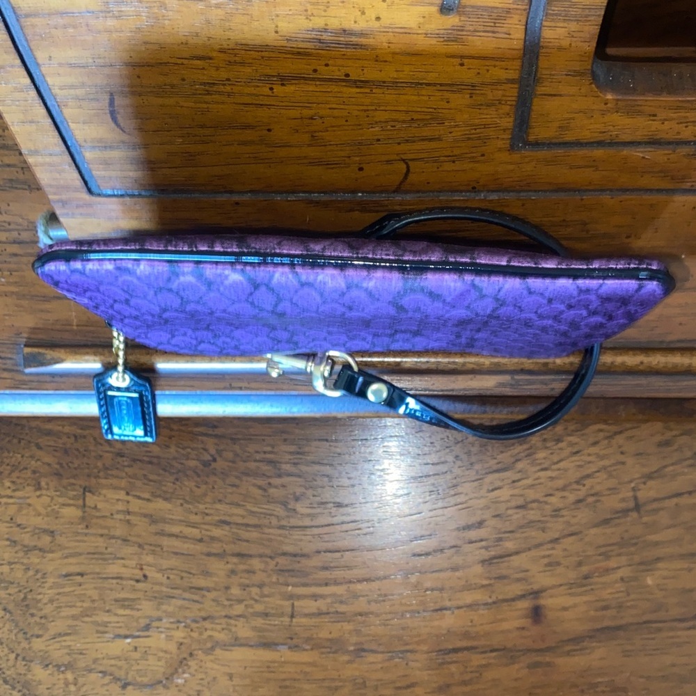 Coach Taylor Snake Print Satin Wristlet ๐ - Picture 3 of 8